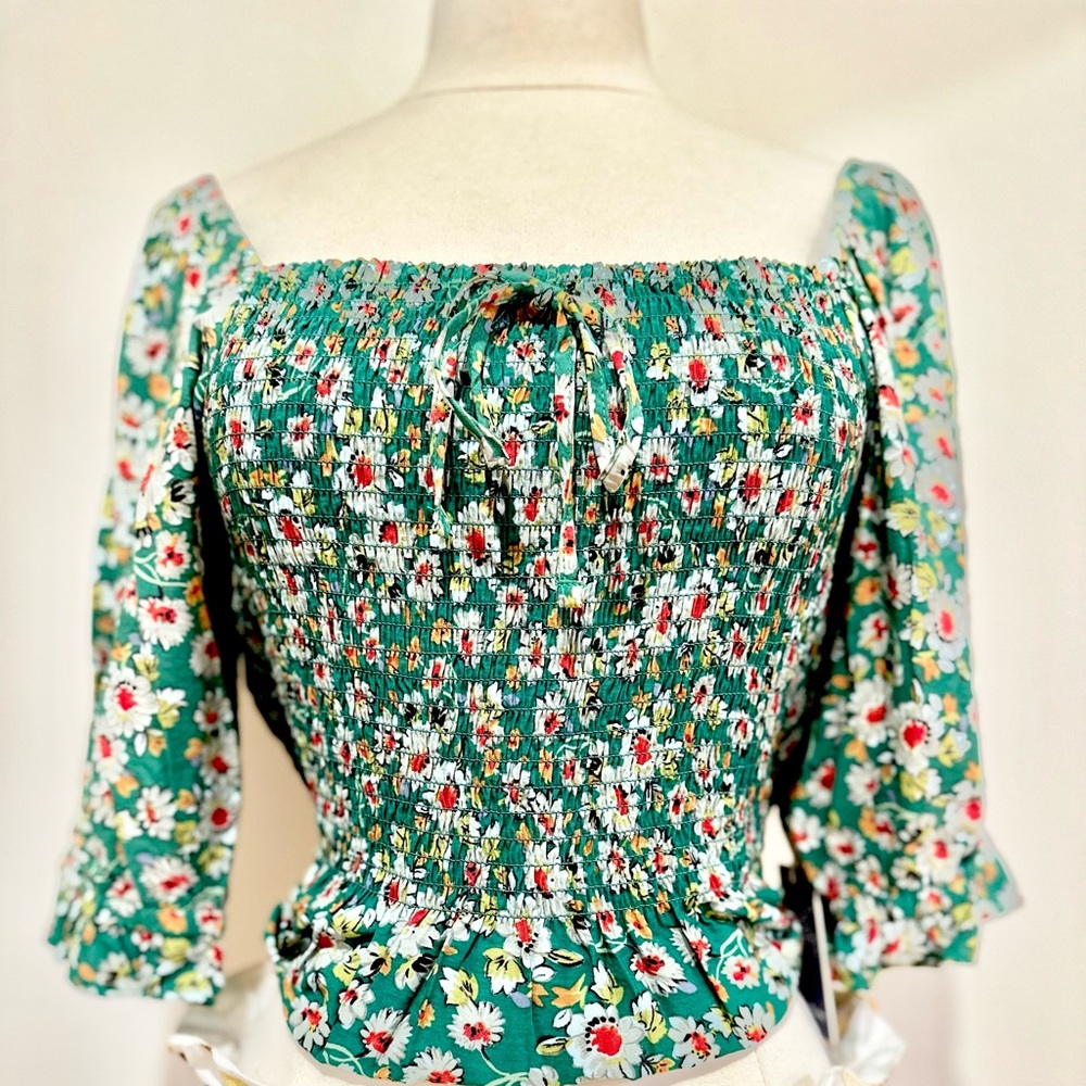 NWT Indigo Rising Green Floral Smocked Top Size Large